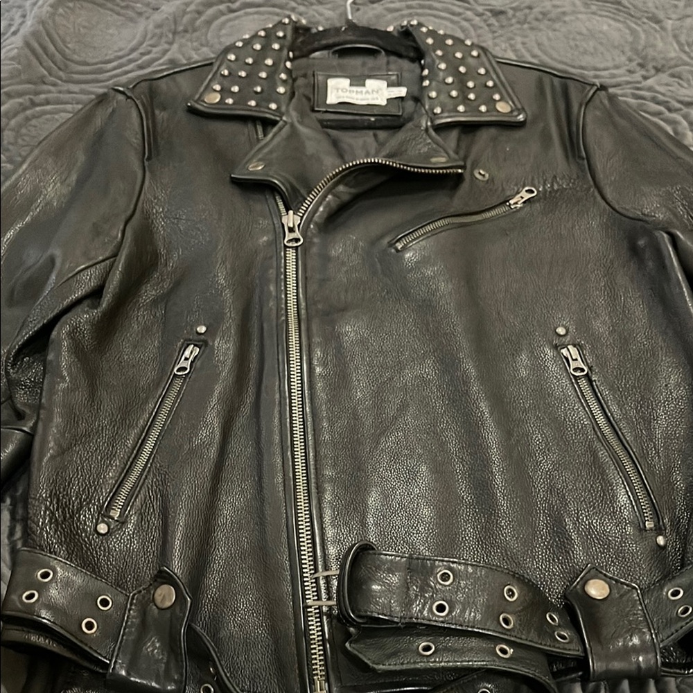 Men’s Stylish Topman Black Leather Studded Jacket Size Small In Great Condition.